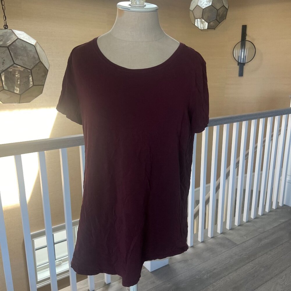 Lululemon workout shirt